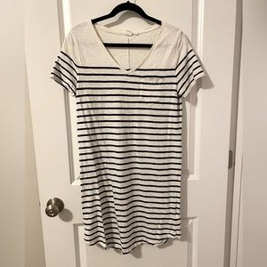 Medium gap, striped T-shirt dress